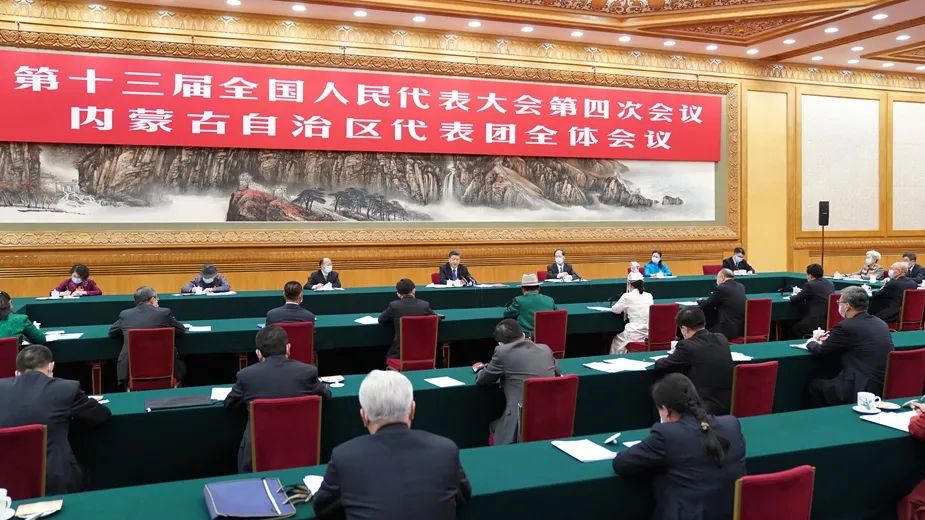 △3月5日下午，习近平参加十三届全国人大四次会议内蒙古代表团审议。