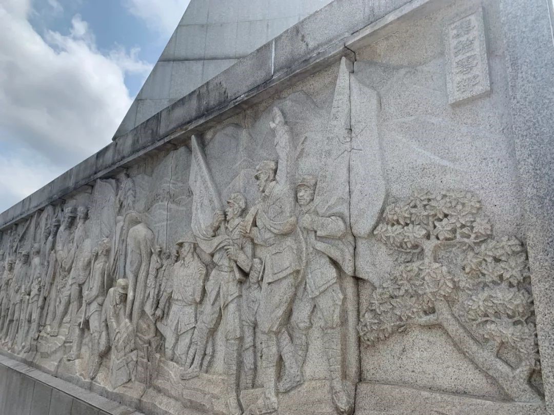 中央红军长征出发纪念碑上的浮雕