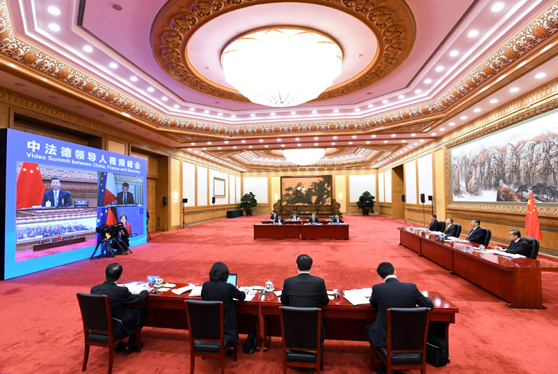 4月16日下午，国家主席习近平在北京同法国总统马克龙、德国总理默克尔举行中法德领导人视频峰会。新华社记者 饶爱民 摄