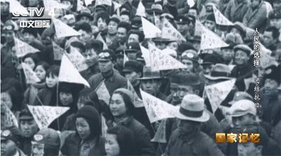 北平学生走上街头,向国民党政府请愿,要求停止内战,一致抗日