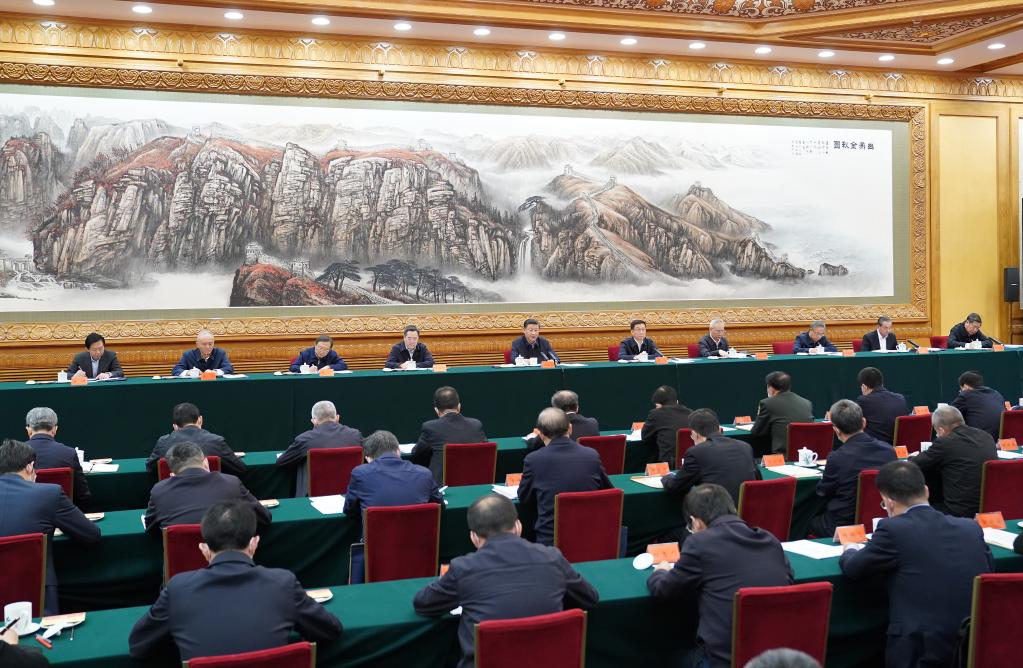  　　11月19日，中共中央總書記、國家主席、中央軍委主席習近平在北京出席第三次“一帶一路”建設座談會并發表重要講話。 新華社記者 鞠鵬 攝