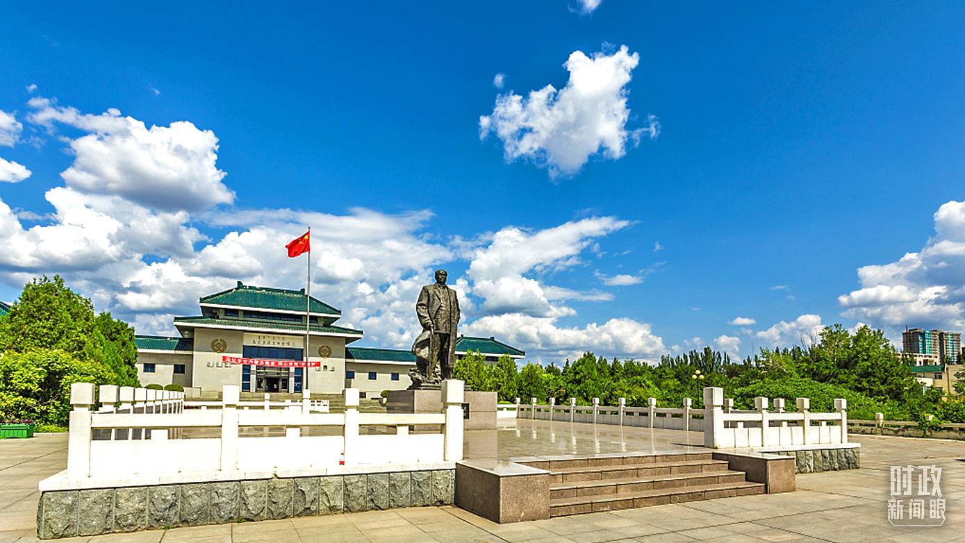 　　△1923年，內蒙古產生包括烏蘭夫在內的第一批共產黨人。這是位于呼和浩特的烏蘭夫紀念館。（圖/視覺中國）