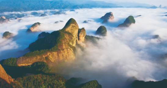 崀山八角寨 何志鸿 摄