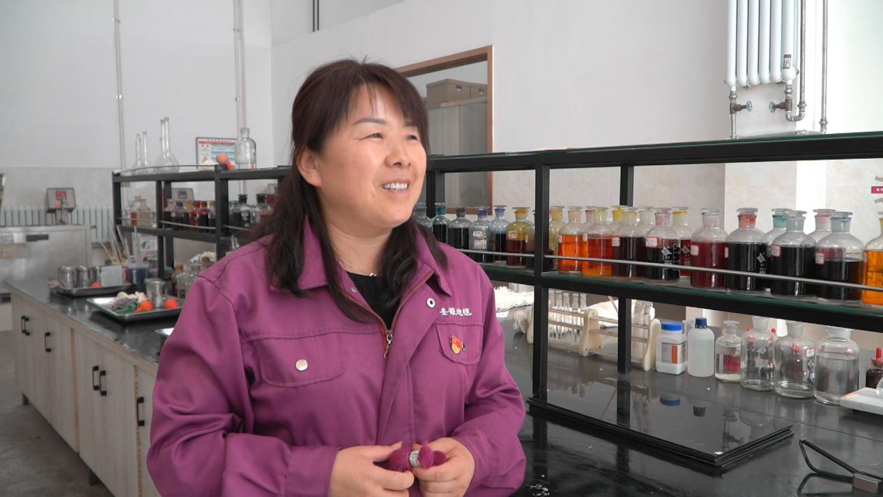 中国梦·大国工匠篇｜地毯成“油画”！她把只有十几种配色的藏毯变成“PS调色盘” 图2