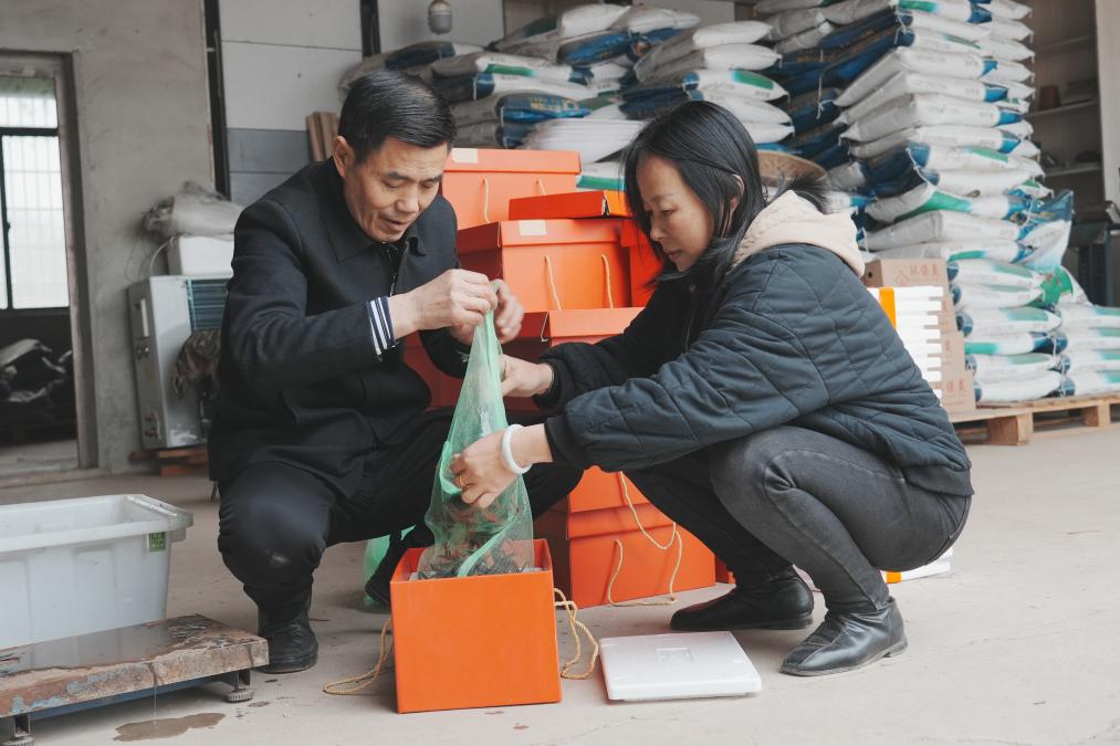 新春走基层丨小龙虾错峰上市 为春节餐桌增添红火风味(图4)