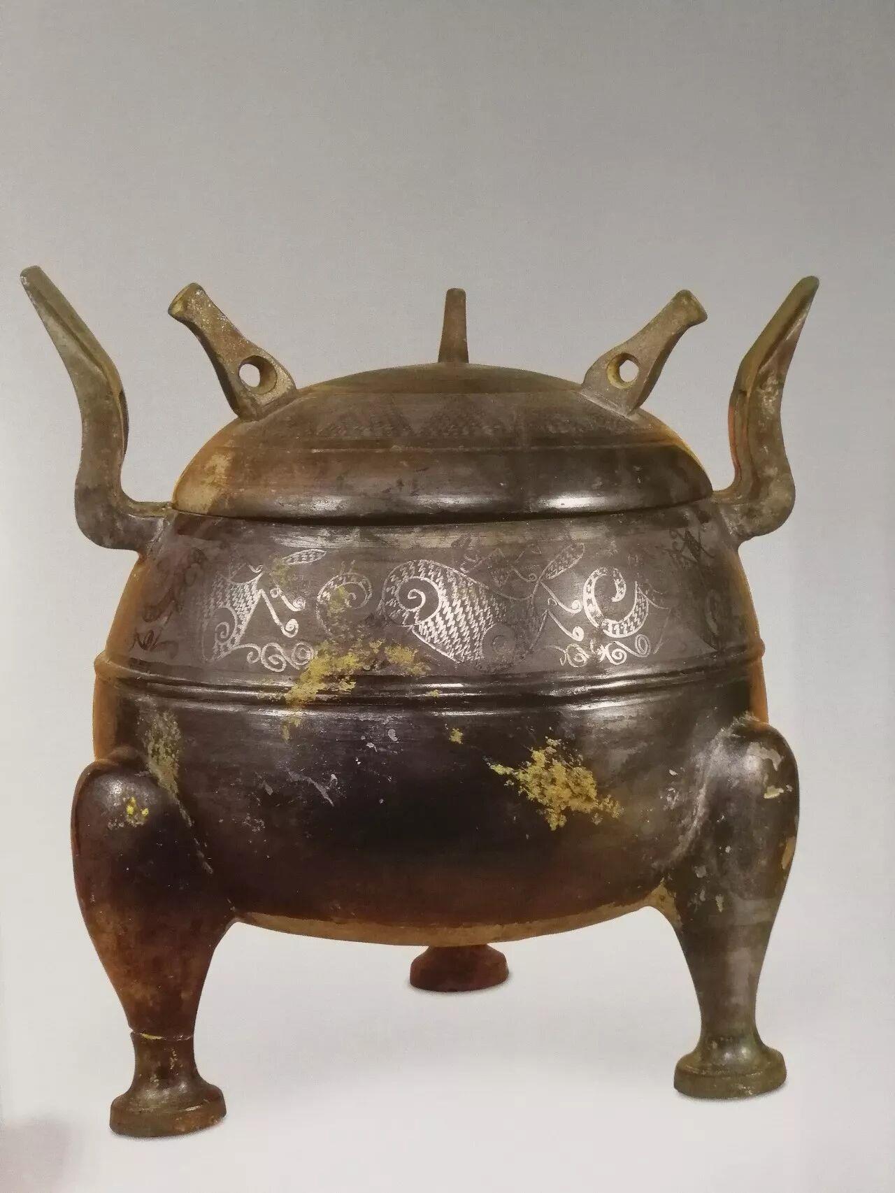 战国 磨光压划纹黑陶鼎 河北博物院展出 河北省文物考古研究院藏