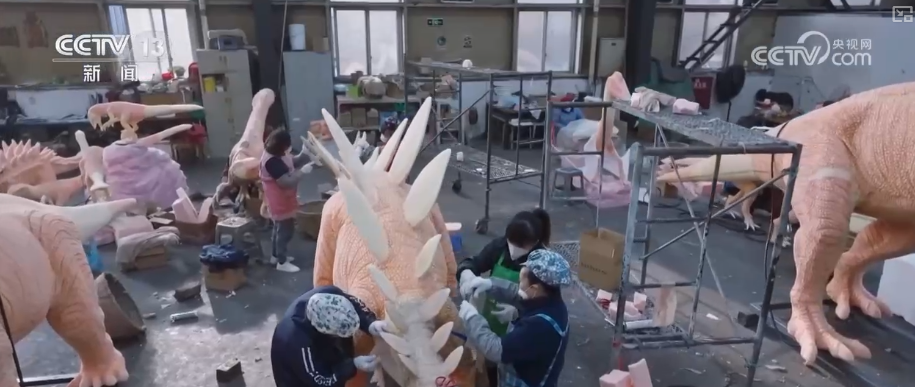 “新年兽”变身文旅市场“流量主角”“智能制造”为年味儿增添科技奇幻色彩(图2)