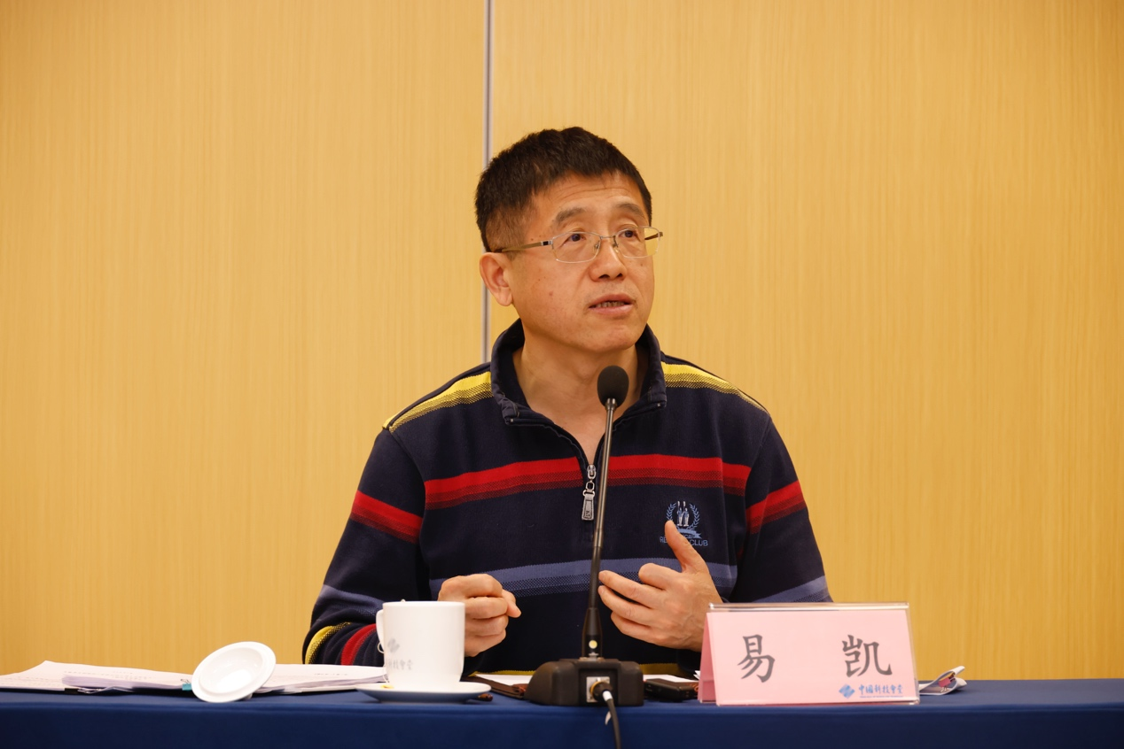 中國電視藝術委員會黨委書記、秘書長易凱