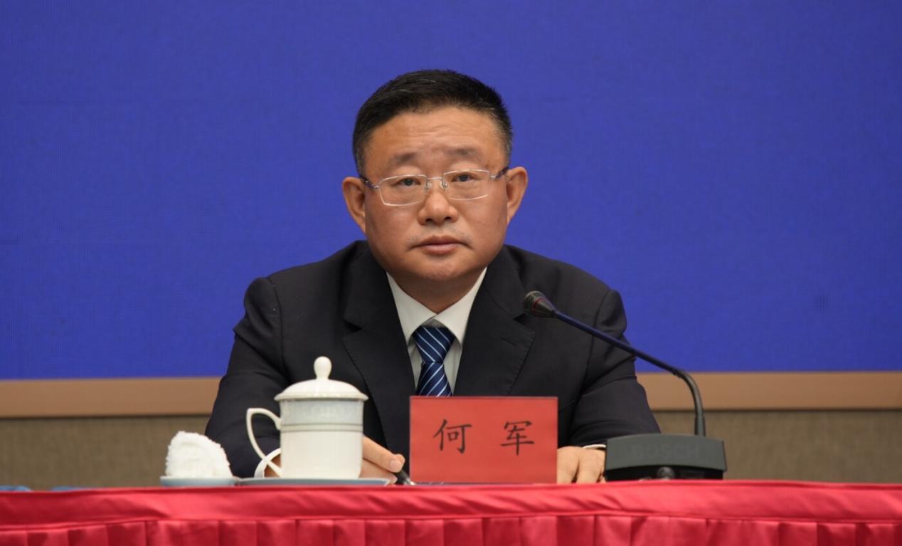 广东省商务厅副厅长何军。