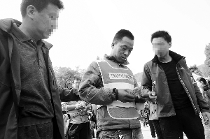 黑车黑导黑停车 一个都别跑!