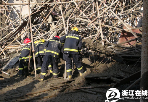 浙江诸暨技师学院图书馆工地支模架坍塌 致2死