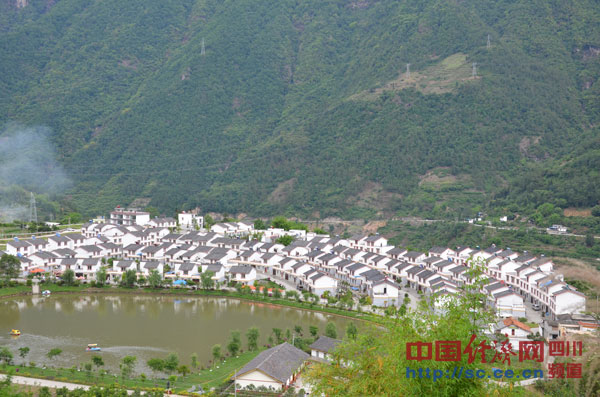 松林村远景