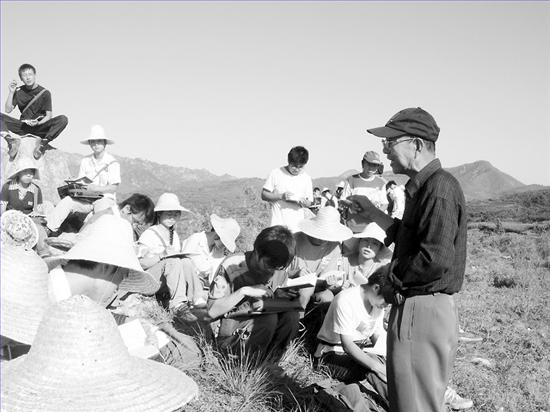 中国地质大学长城学院积极为毕业生谋出路