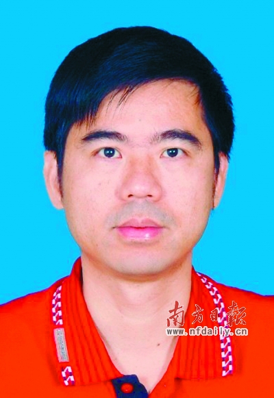 赶路三天到县城 老人流泪谢深圳