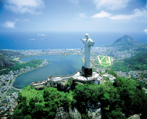 预热世界杯 跟着《里约大冒险2》游巴西