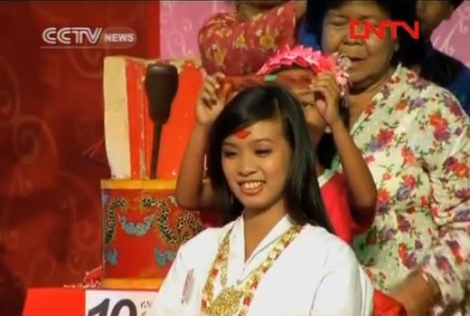 Traditional Chinese wedding ceremony held for Indonesian CCTV News CNTV 