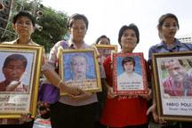 Victims&acute; families mark crackdown anni. in Bangkok
