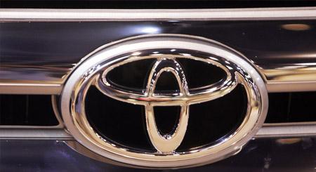 Toyota&nbsp;says&nbsp;it&nbsp;plans&nbsp;to&nbsp;temporarily&nbsp;halt&nbsp;production&nbsp;at&nbsp;two&nbsp;assembly&nbsp;plants&nbsp;while&nbsp;it&nbsp;grapples&nbsp;with&nbsp;massive&nbsp;recalls&nbsp;in&nbsp;the&nbsp;United&nbsp;States.&nbsp;