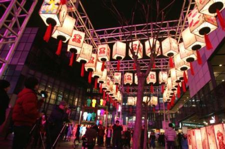 Chinese celebrate Lantern Festival CCTV-International