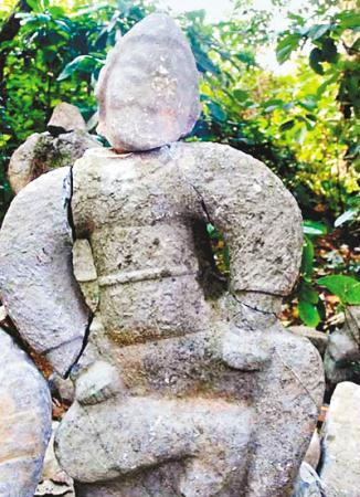 Archeologists recently discovered ancient stone statues in Yongzhou City of China's central Hunan Province.