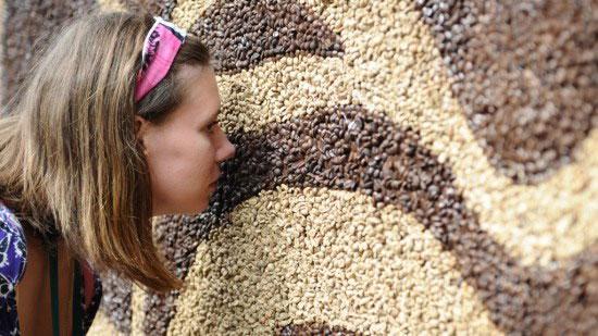 In Russia, one million coffee beans are being used to make a giant painting. The art piece has even been registered in the Russia's Book of Records as the world's biggest.