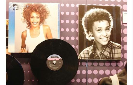 Fans of Whitney Houston are in for a treat! The Grammy Museum has unveiled an exhibition featuring her gowns, costumes, rare photos and other personal items in Los Angeles.