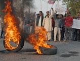 Pakistan : les membres du PTI manifestent contre l’assassinat d’une politicienne