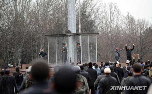 Clashes between police and anti-government protestors in Kyrgyzstan have left at least 65 people dead and over 400 injured. 