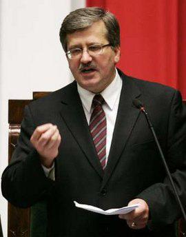 Poland's speaker of the lower chamber of parliament Bronislaw Komorowski speaks to members of parliament in Warsaw in this November 5, 2007 file photo. REUTERS/Kacper Pempel/Files