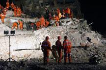 Rescuers work through 4th day to find quake survivors
