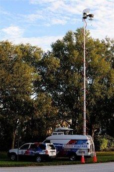 Mobile&nbsp;TV&nbsp;crews&nbsp;park&nbsp;outside&nbsp;of&nbsp;the&nbsp;Isleworth&nbsp;community&nbsp;which&nbsp;is&nbsp;home&nbsp;to&nbsp;Tiger&nbsp;Woods&nbsp;in&nbsp;Orlando,&nbsp;Florida.&nbsp;Woods&nbsp;was&nbsp;to&nbsp;speak&nbsp;with&nbsp;police&nbsp;Saturday&nbsp;as&nbsp;authorities&nbsp;investigated&nbsp;the&nbsp;single-vehicle&nbsp;crash&nbsp;that&nbsp;left&nbsp;the&nbsp;global&nbsp;golf&nbsp;superstar&nbsp;with&nbsp;facial&nbsp;cuts&nbsp;and&nbsp;bruises(AFP/Getty&nbsp;Images/Sam&nbsp;Greenwood)
