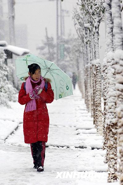 Parts&nbsp;of&nbsp;southern&nbsp;China&nbsp;are&nbsp;now&nbsp;suffering&nbsp;low&nbsp;temperatures&nbsp;and&nbsp;snow,&nbsp;while&nbsp;almost&nbsp;all&nbsp;of&nbsp;northwestern&nbsp;China&nbsp;can&nbsp;expect&nbsp;continuing&nbsp;low&nbsp;temperatures&nbsp;and&nbsp;gales.