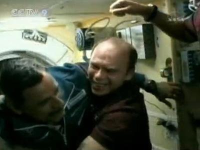 A Russian Soyuz spacecraft carrying three crew members, has docked at the International Space Station. (CCTV.com)