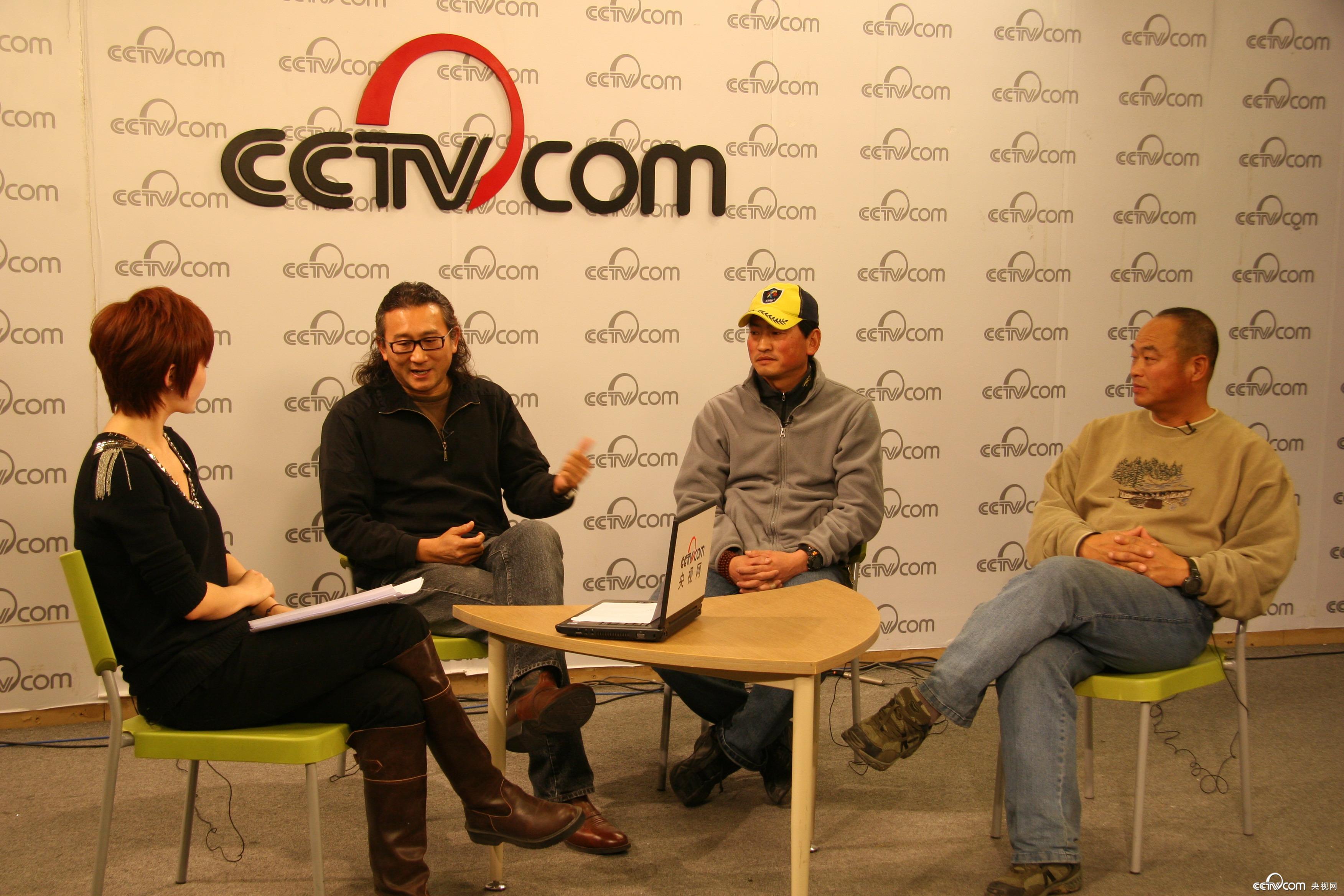 《体育人间》11月30日《云中漫步》节目嘉宾