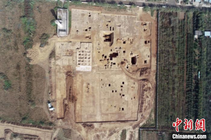 陕西秦汉新城大堡子墓地考古发现西汉“新城县”证据