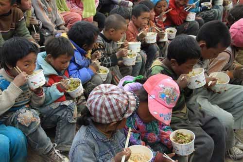 最美玉树志愿者俄金曲桑:已能独立行走 期待痊愈再为灾区孩子服务