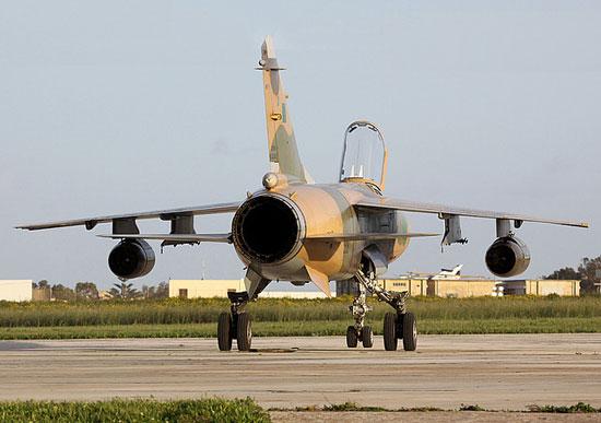 外媒称两名利比亚空军驾战机叛逃至马耳他