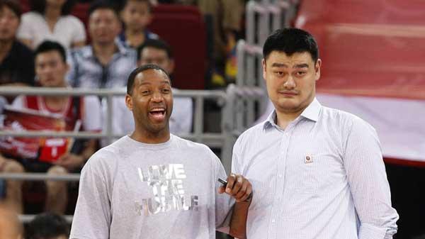 Tmac and Yao coaching Yao's Charity game : r/nba