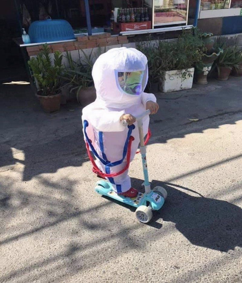 全副武装加强防护泰国萌娃防疫服照片萌翻网友