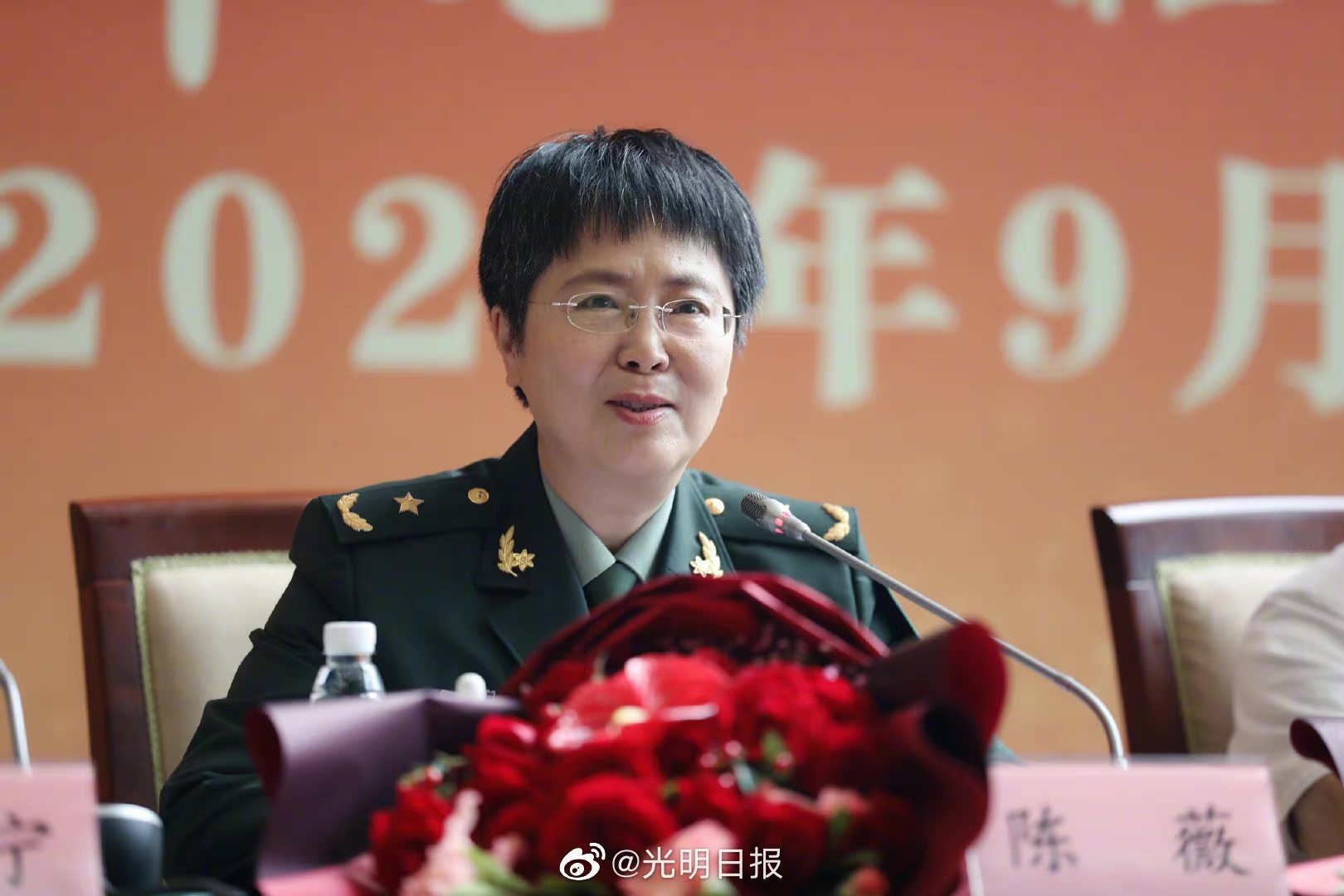 这些当代"花木兰"让人肃然起敬!_新闻_央视网(cctv.com)