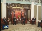 温家宝会见出席第三轮中美工商领袖和前高官对话会美方代表