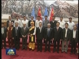 联合国粮农组织向温家宝颁发“农民”奖章