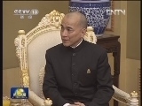 温家宝看望柬埔寨太后莫尼列和国王西哈莫尼