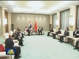 习近平会见泰国总理
