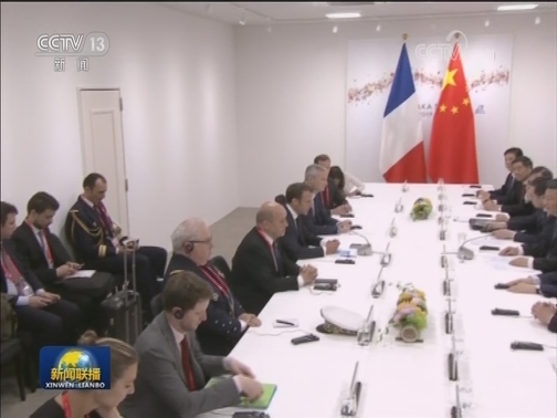 习近平会见法国总统