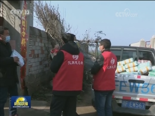 国新办举行武汉疫情防控一线工作者记者见面会