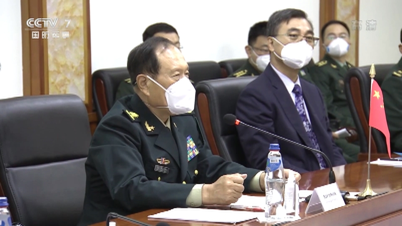 军事报道魏凤和与蒙古国国防部长举行会谈