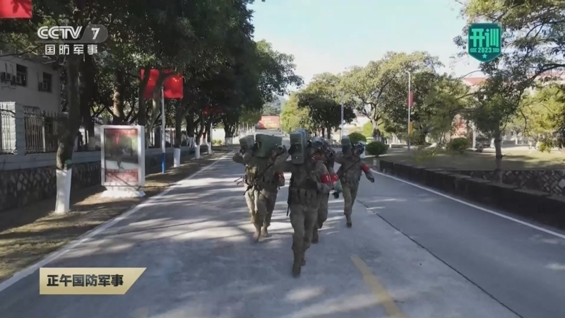 [正午国防军事]开训练兵场·第73集团军某合成旅 东南沿海 负压条件单兵综合演练