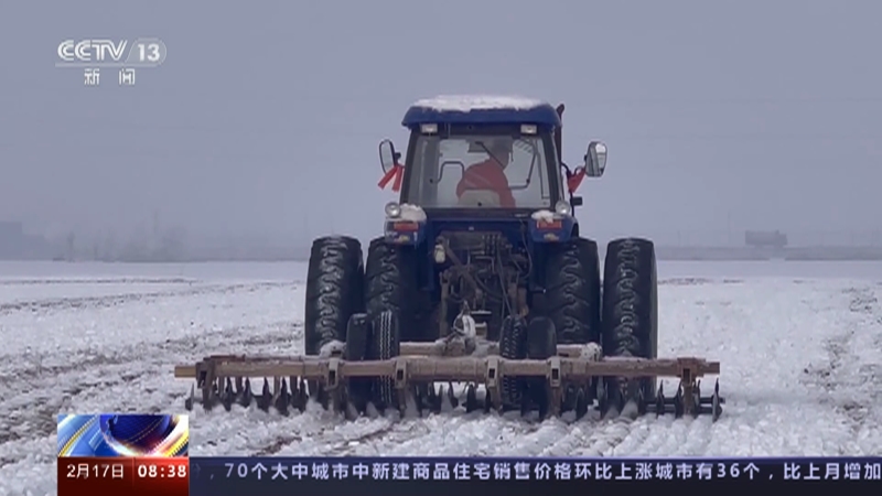 [朝闻天下]新疆玛纳斯 机械化破雪 助力春耕生产