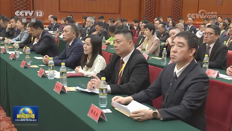 王沪宁出席第六届台胞社团论坛开幕式